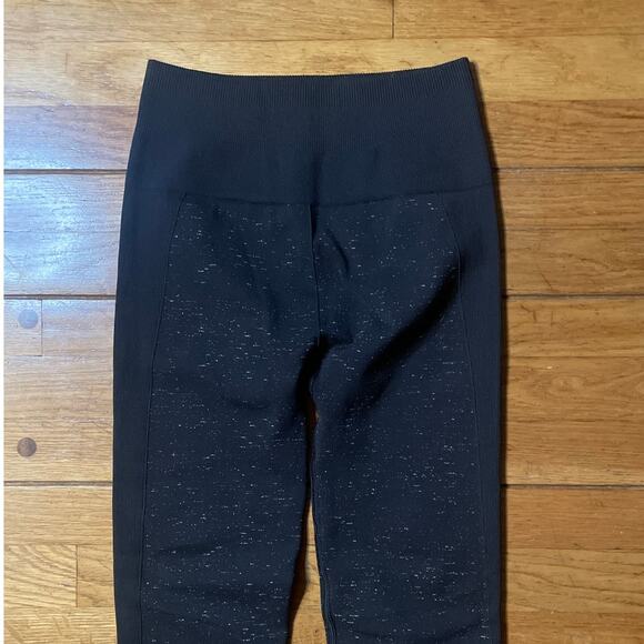 Lululemon Free To Flow 7/8 Tight Legging - Picture 8 of 16